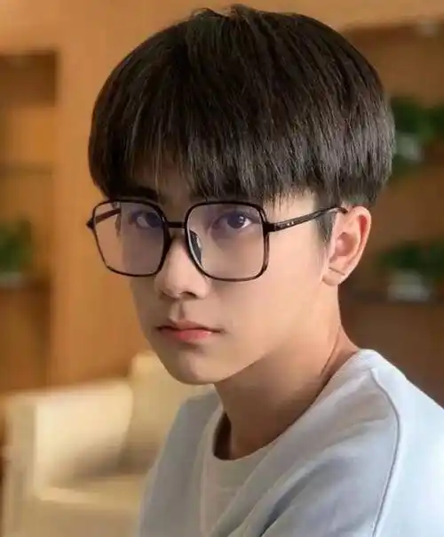 摩根碎盖发型,细软发质发量少的救星,让你少年感十足_盖头_男生_短发