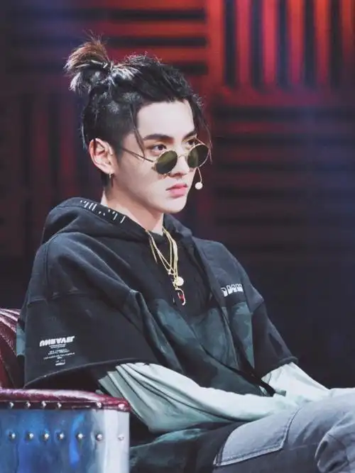 78最近《创造营2020》热播,而新加入的导师吴亦凡_圈子-新氧美容