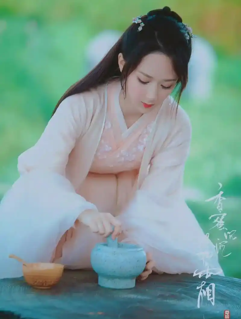 杨紫 #我的宝藏女孩 锦觅四年了~香蜜沉沉烬如霜四周年快乐 - 抖音