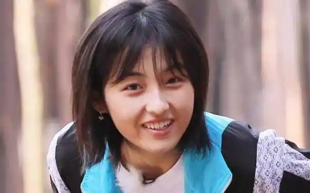 原创原创8岁作为冯女郎19岁是四小花旦之首张子枫是谁在力捧