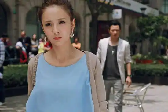 佟丽娅你知道吗,你不再将自己当成陈思诚老婆后,美翻天了