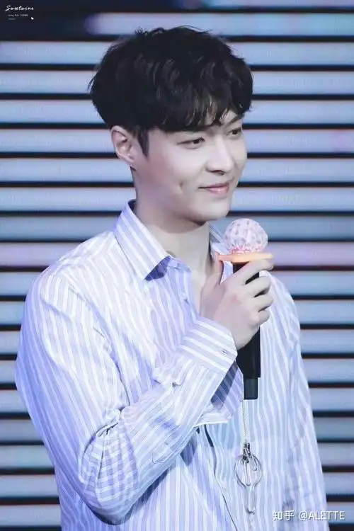 张艺兴的笑容给你什么样的感觉?