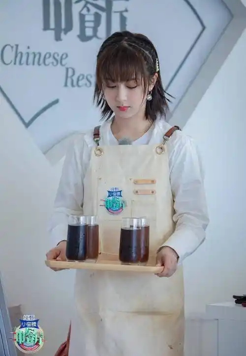 《中餐厅》杨紫新官上任三把火,王俊凯离开,王鹤棣手忙脚乱_黄晓明