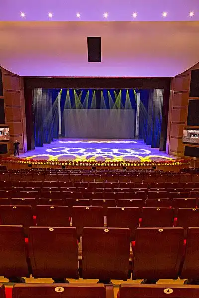 音乐厅舞台_全景网