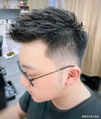 男生想变帅别随便剪头发,这11款发型简单又帅气,值得尝试