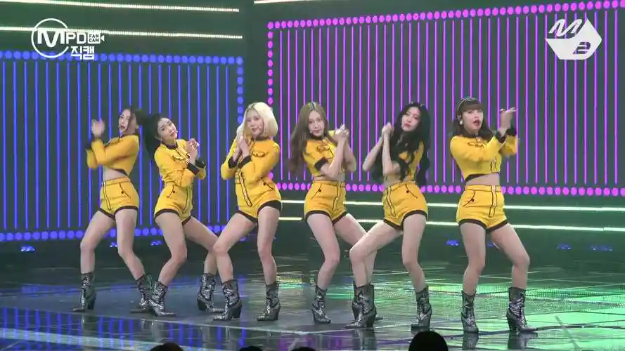 2020最新现场饭拍韩国女团momoland 美女性感火辣热舞高清 4k