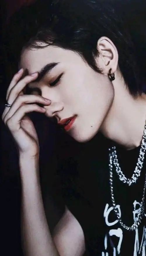 宋亚轩帅照,总有一张值得你的收藏