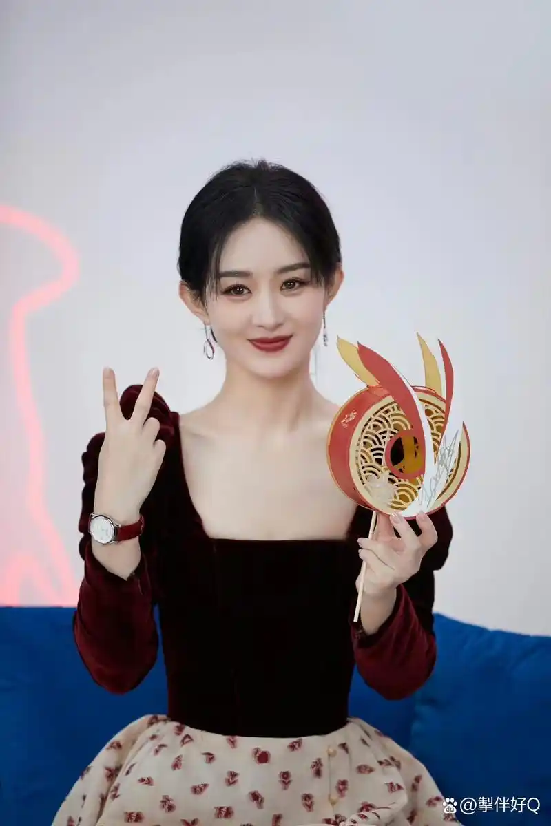 金晨跟李一桐她倆咖位差不多,都是s级剧比较喜欢用的二番女主,单独