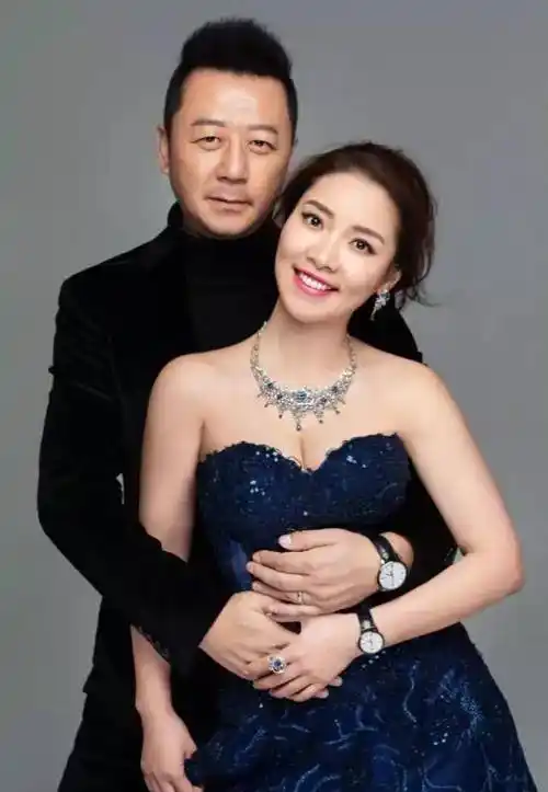 郭涛,娶小自己15岁的李燃,妻美儿帅女萌,郭涛真是不虚此生啊_德福