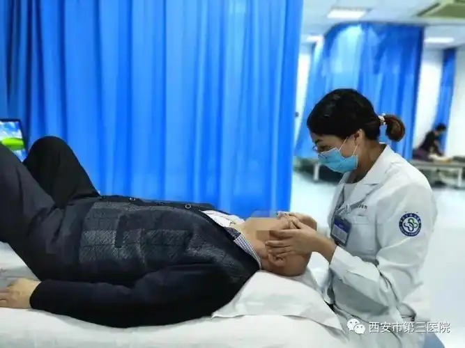 尽早控制炎症水肿,改善面部血液循环,减轻神经受压,促进神经