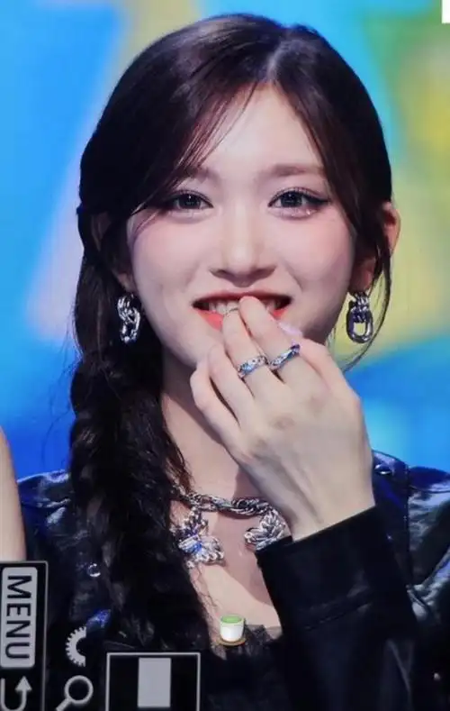 爱豆们认出自己家站姐的艺人们!|忙内|世勋|exo|金泰亨_网易订阅