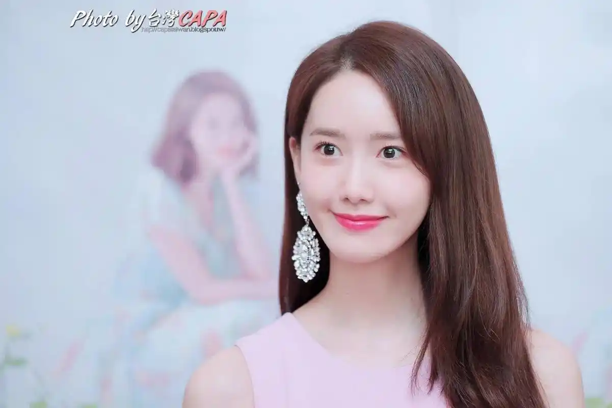 林允儿#ya#林允儿素颜vlog#  世界有万千种脸孔,偏 - 抖音