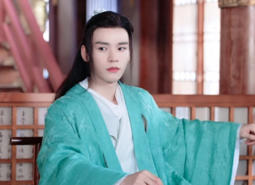 山河令张哲瀚在线卸妆差别很大龚俊吐槽温客行嘴碎