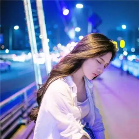 安静闭眼女生头像图片