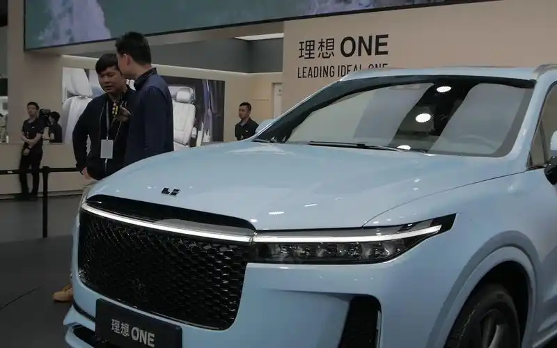 既生理想何生蔚来,上海车展静态实拍理想one