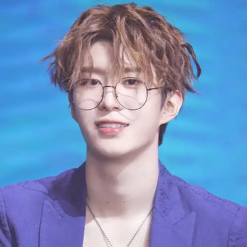 关注  范丞丞 爱豆头像