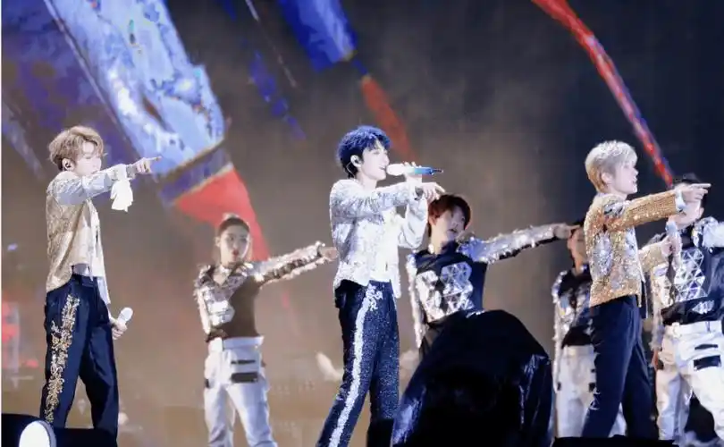话说tfboys上次合体还是在2020年的7周年演唱会上.