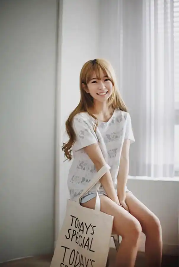 yurisa白色系列写真,纯洁得像个天使,坏人看见也心软