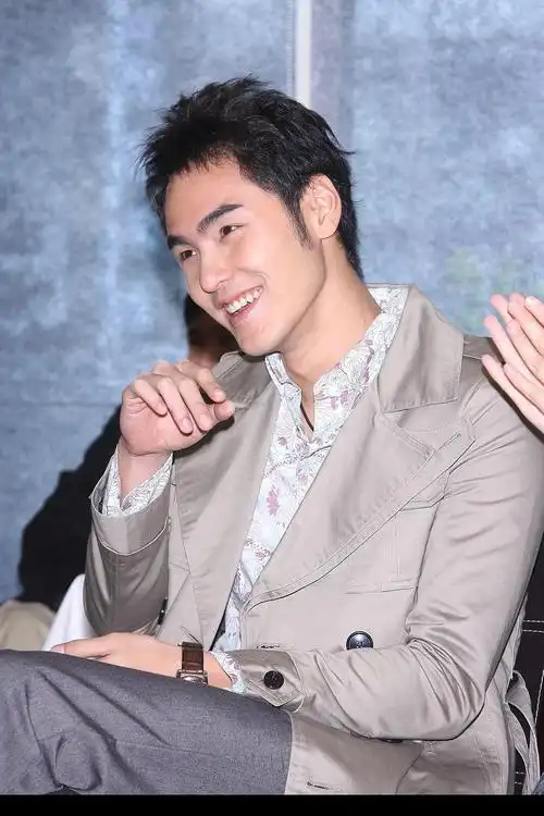 阮经天以前演偶像剧的时候好帅哦