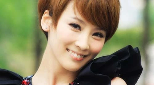 吴京前妻简历及照片是真的吗 谢楠个人资料背景揭秘