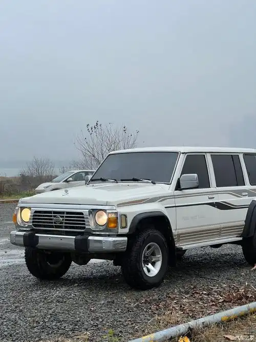 尼桑途乐y602002年出厂上牌过户3次实表34万公里