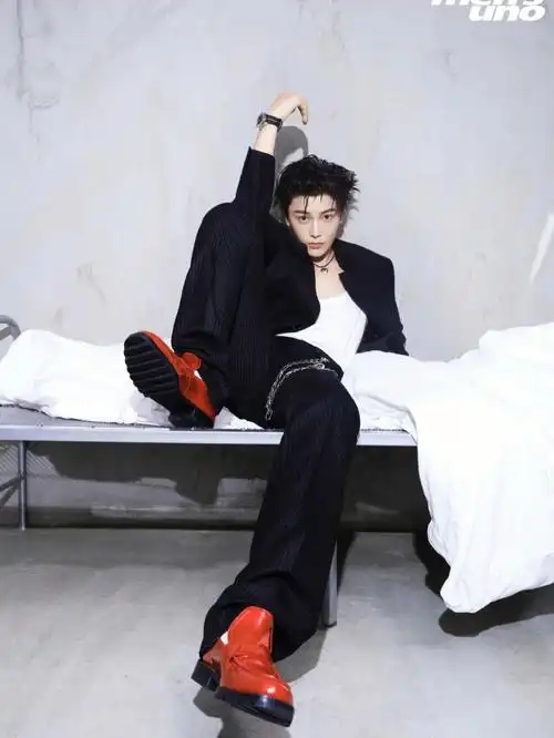 时尚丁禹兮风度八月刊妙趣涂鸦大片