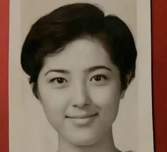 美人曾黎:颜值被评"中戏两百年一遇",演戏从容,戏外淡然_腾讯新闻