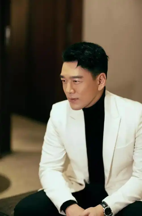 听见王耀庆》的主播