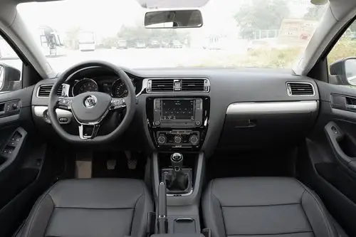 2017款速腾1.4t手动舒适型230tsi