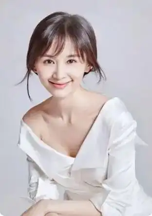 演员王子文:(原名王蒙蒙)1982年2月28日出生于四川省成 - 抖音