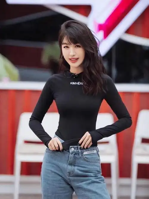 还没翻红先翻车李菲儿成万人嫌早年旧照被扒与现在判若两人