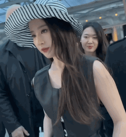 赘肉双下巴五五分未修图的刘亦菲让我看见了人间真实