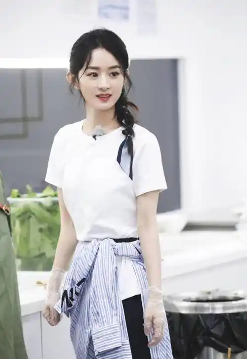 赵丽颖休假却养胖冯绍峰被偷拍小肚腩明显晒健身照称太闹心