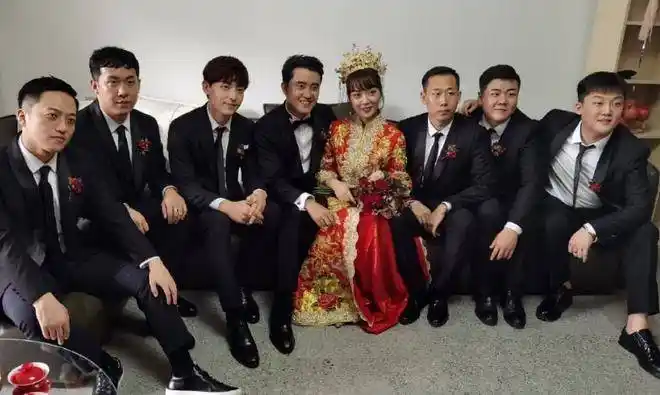 从被查逃税到封杀,邓伦只用了3.5小时,11家火锅店洗钱5000万