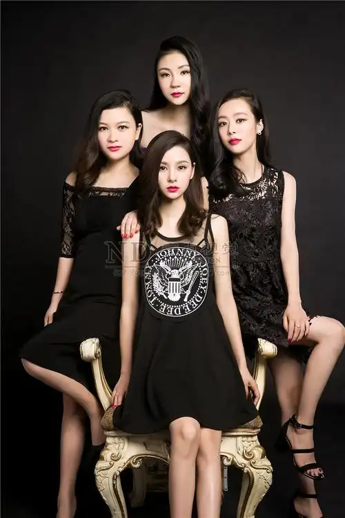 照可能都是一个时尚行业会拍摄的,比如一些设计传媒公司,造型培训学校