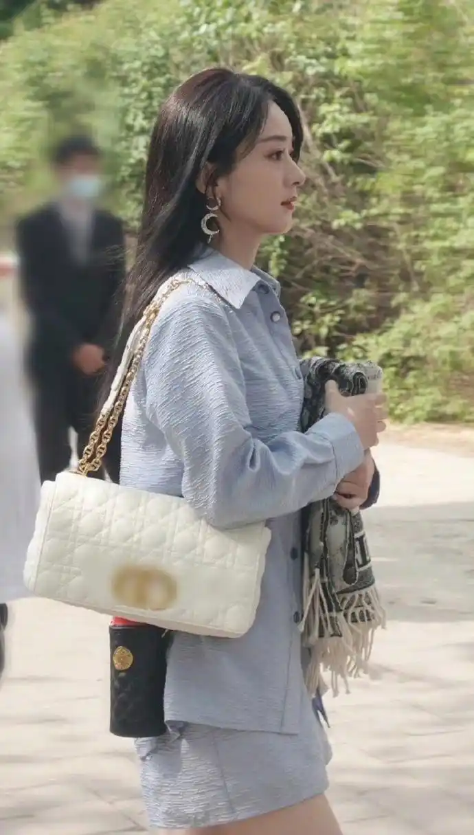 直观感受一下路人镜头下的赵丽颖有多绝!