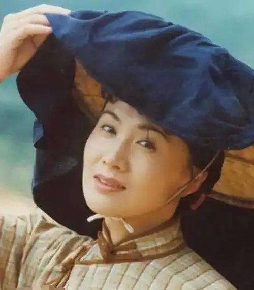 演员李媛媛为产子拒绝治癌去世22年后儿子的坚持让人泪目