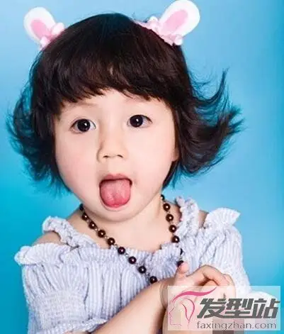 小女孩可爱短碎发 灵动轻薄萌度爆表_发型站_最新流行发型设计发型