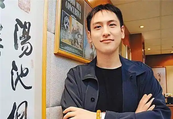 汤臣一品公子哥汤珈铖,父亲去世给他留了上海133套房