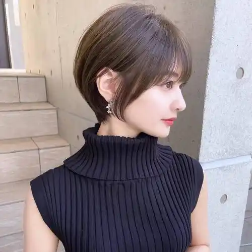 最具人气的女士短发:蓬松瘦脸,层次感满满,剪完显小10岁_头发_发型_脸