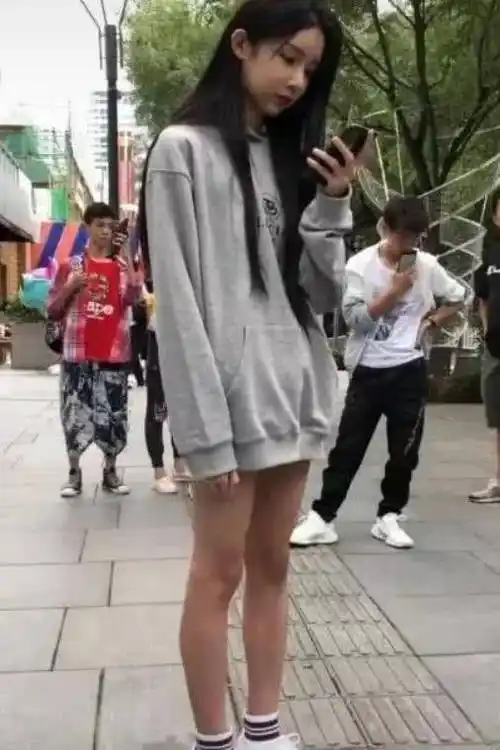 原创女装大佬艾比生图照流出当看到下半身时网友这还有什么好说的