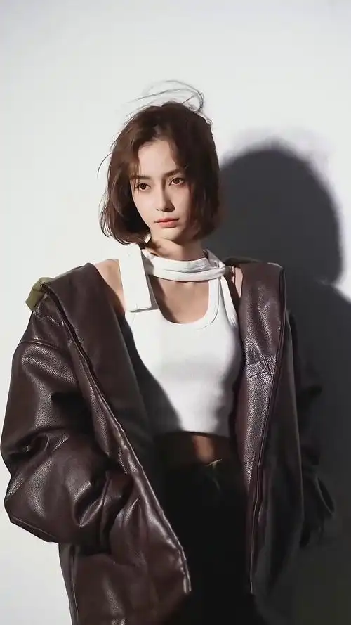 angelababy机车短发造型花絮 来啦,姐姐好酷