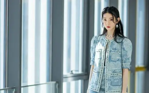 张艺凡甜美写真壁纸-美女壁纸-高清美女图片-第3图-娟娟壁纸