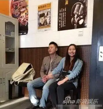 梁博女友首露真容长发大眼气质佳图