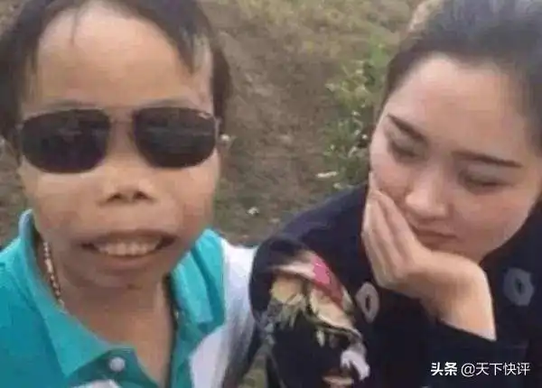 离婚发的朋友圈离婚后女人找了个又老又丑的男人还发朋友圈是什么心态