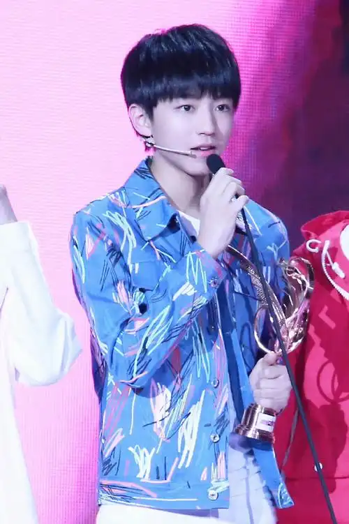 王俊凯超话纪念下十五岁那年今日小俊的第一个舞台个人solo.