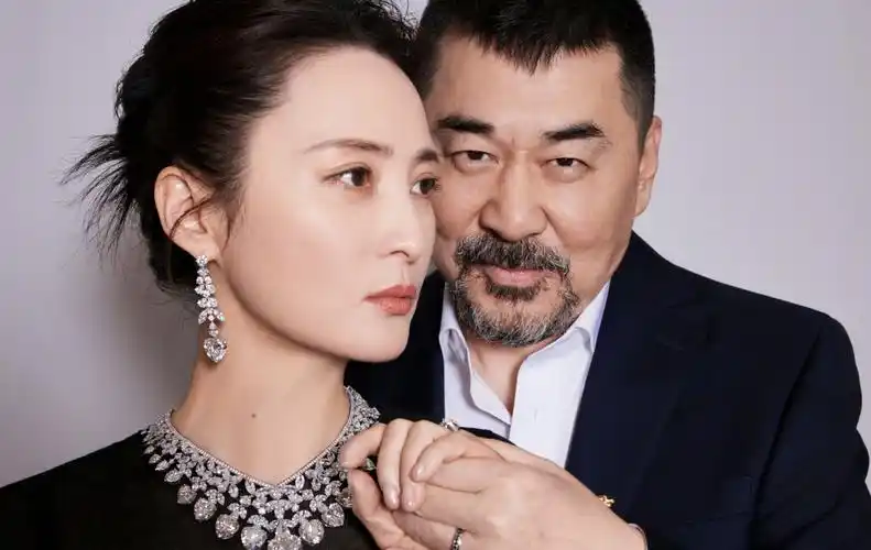 无争议第一古装美女,刚刚获得亚洲大奖,老公被网友吐槽又老又丑_陈建