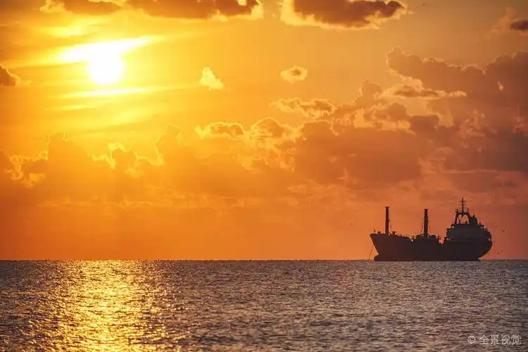 帆船_漂亮_早晨_彩色_日出_俯视_高清图片_全景视觉