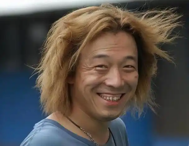 18岁黄渤忍了,18岁张卫健也忍了,看了18岁的雷佳音我