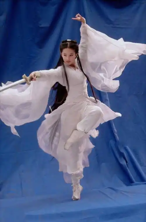 刘亦菲,罗云熙,拍打戏毫无威压痕迹_威亚_功底_舞蹈